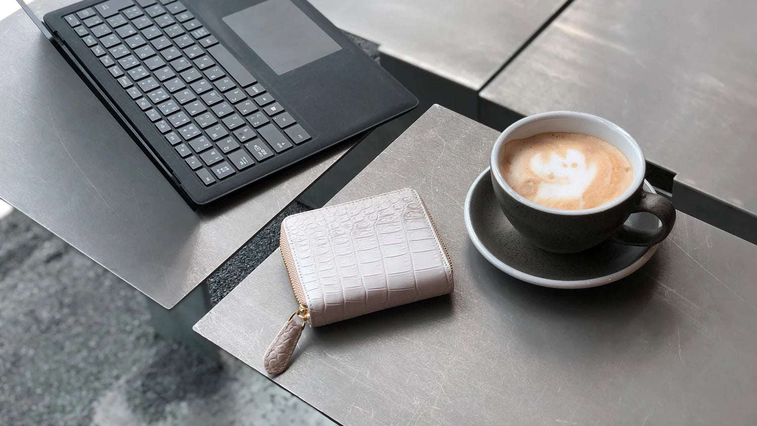 小さいと収納力を両立させたミニマルジップウォレット|愛用者の声 #2