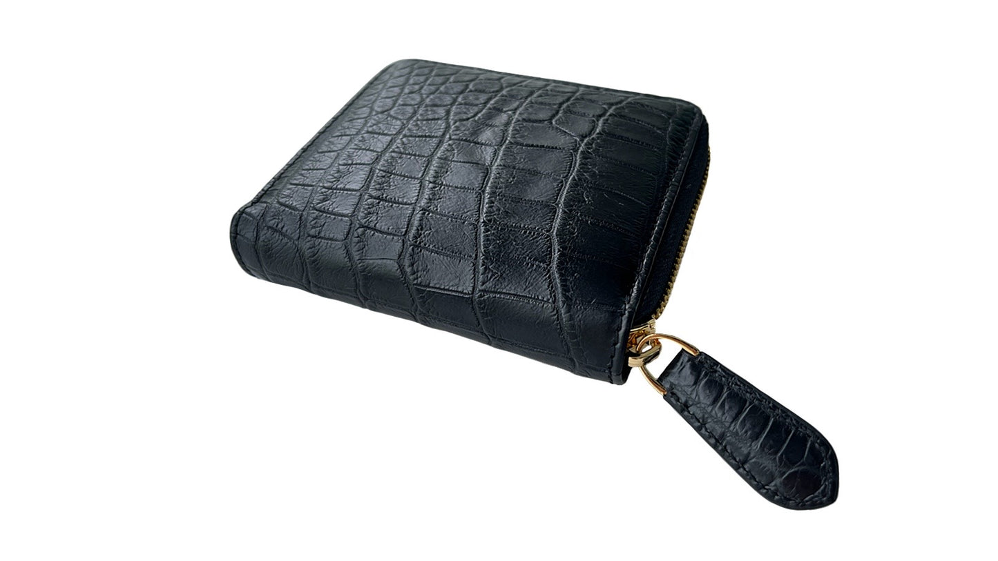 ブラックと赤色クロコダイル革のジップウォレット｜ミニ財布
